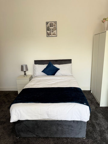 1 bedroom in a house share to rent - Photo 2