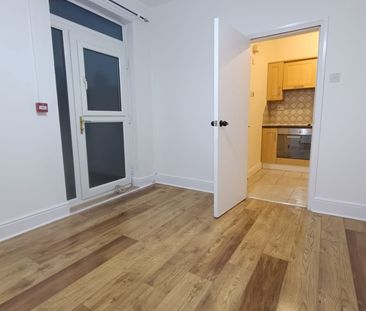 2 Bed Flat, Narborough Road, LE3 - Photo 4