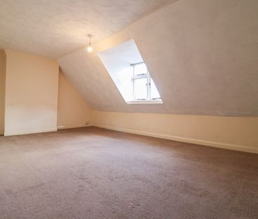 Spacious 2 Bedroom Flat - Photo 5
