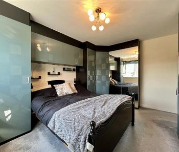 3 bedroom detached house to rent - Photo 5