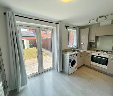 2 bedroom end of terrace house to rent - Photo 5