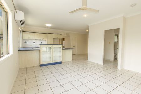 16 La Trobe Close, Douglas - Photo 3