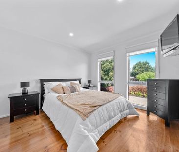 Beautifully Updated Family Home in Prime Rowville Location - Photo 6