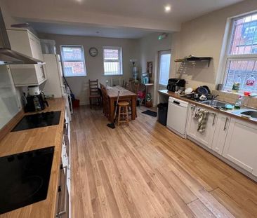 8 bedroom end of terrace house to rent - Photo 5