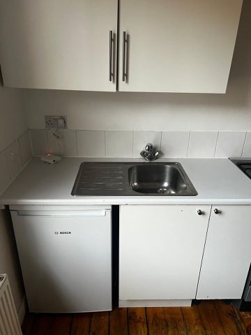 Studio Flat, Victoria Terrace, N4 - Photo 2