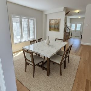For Lease - 8 La Reine Avenue, Richmond Hill, Ontario - Photo 2