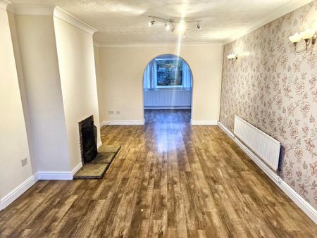 5 bedroom detached house to rent - Photo 3