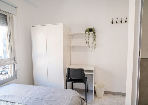 Carrer de Sant Lluís Bertran, Torrent, Valencian Community 46900