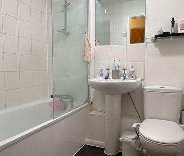 1 Bed Flat, Brewhouse Lane, SW15 - Photo 1