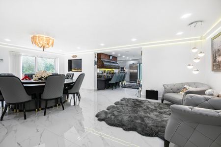 5 bedroom detached house to rent - Photo 5