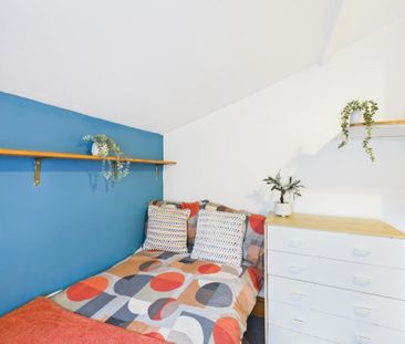 1 bedroom in a house share to rent - Photo 4