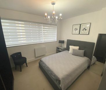 Price £1,700 pcm - Available Now - Furnished - Photo 3