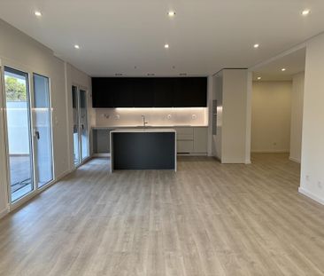 2 Bedroom Apartment with parking, Parede, Cascais - Photo 6
