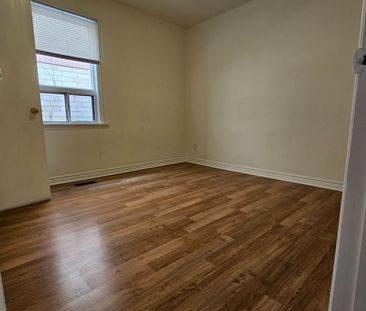 For Lease - 568 Rogers Road Unit# 2nd floor, Toronto, Ontario - Photo 4