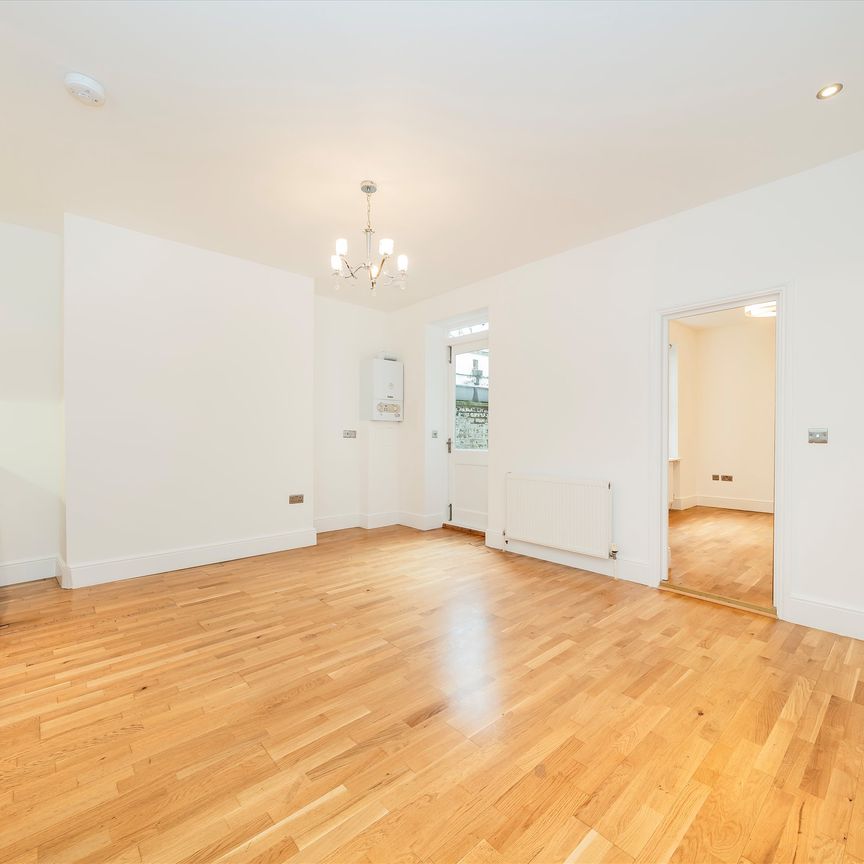 Finborough Road, SW10, London - Photo 1