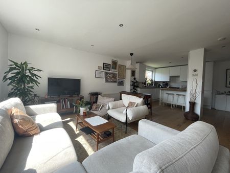 2 Bed Maisonette, Thomas Burt House, E2 - Photo 3