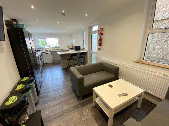 1 bedroom in a house share to rent - Photo 1