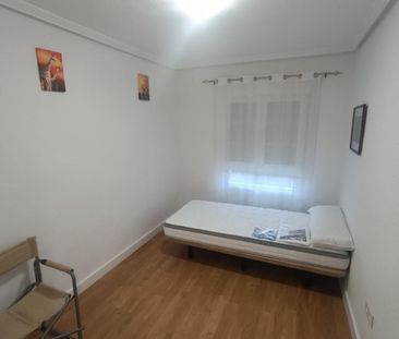 Piso de alquiler en Ensanche - Photo 1