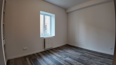 Location Appartement 4 pièces 81m² CHESSY 69380 - Photo 5