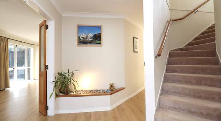 4 Bedrooms 2 bathrooms House - Photo 5