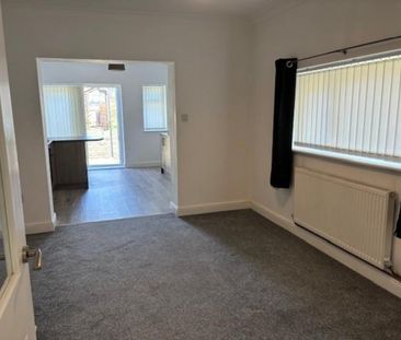 1 bedroom Flat To Let - Photo 4