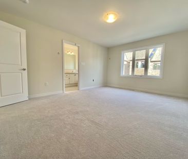 For Lease - 21 Viola St. Street, East Gwillimbury, Ontario - Photo 4