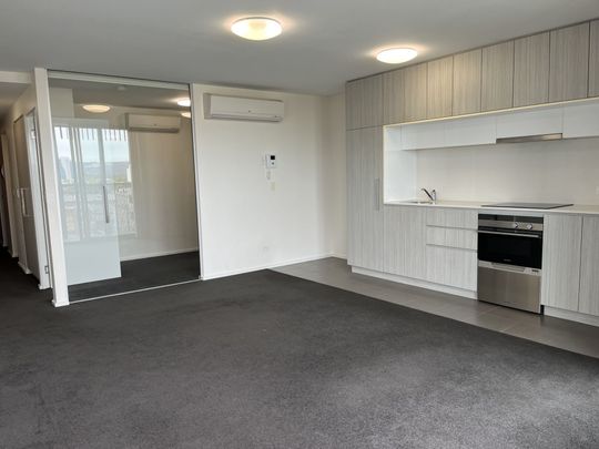 Modern and convenient apartment in prime location! - Photo 1