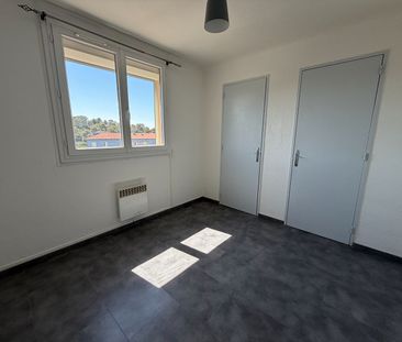 Location Appartement 4 pièces 64m² NIMES 30000 - Photo 6