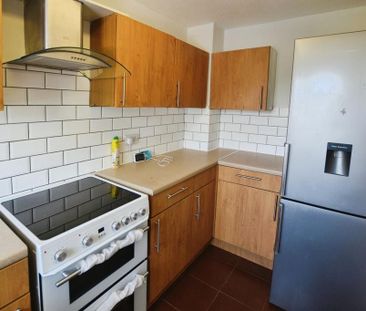 2 bedroom semi-detached house to rent - Photo 3