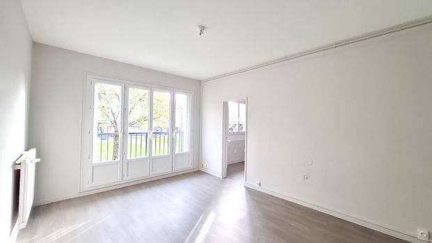 T2 de 42 m² avec pièce vie exposée sud et vue dégagée - Photo 1