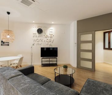 Carrer de Balmes, Barcelona, Catalonia 08007 - Photo 3