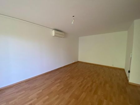 Location Appartement 3 pièces 66m² AVIGNON 84000 - Photo 2