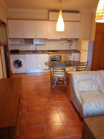 Apartamento T0+1 junto ao Centro Comercial Glicínias - Photo 2