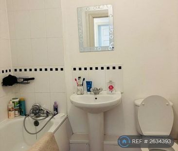 2 bedroom flat to rent - Photo 6