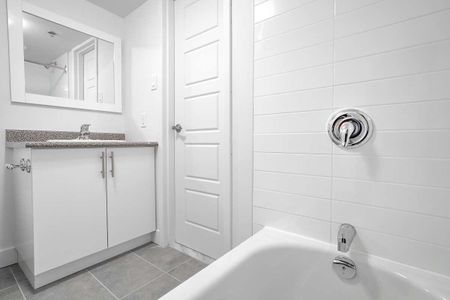 5740 Cavendish Boulevard, Côte Saint-Luc, QC - Photo 2