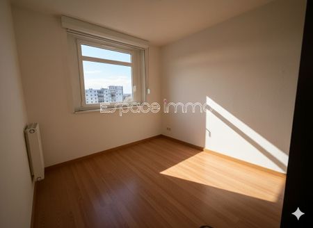 Location Appartement 3 pièces 54m² MONT ST AIGNAN 76130 - Photo 3