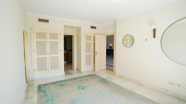 2 bedroom luxury Flat for rent in Benahavís, Andalusia - Photo 1