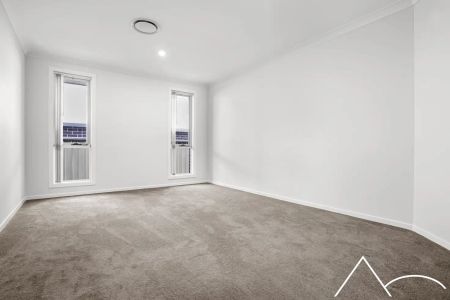 “Modern Family Living” - Photo 3