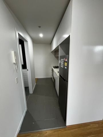 Spacious and comfortable living in 80 A'Beckett Street - Photo 4