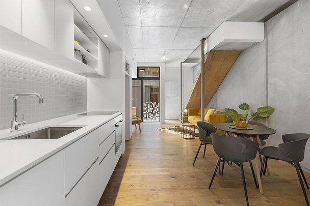 Short term rental NEW 2 bed 2 bath townhouse - Photo 1