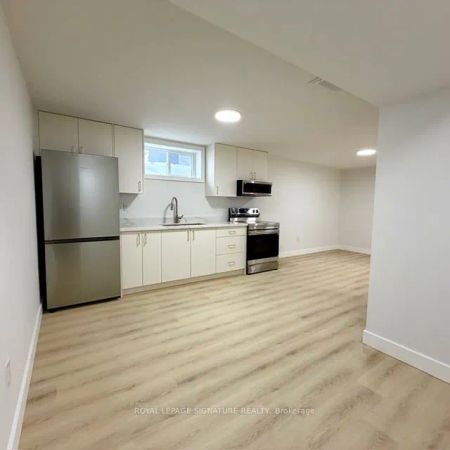 293 Glebemount Avenue #Lower - Photo 3