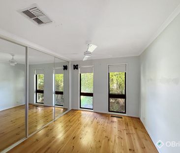 STYLISHLY RENOVATED FAMILY HOME WITH SPACE & COMFORT - Photo 6