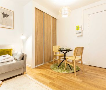 Rue du Faubourg Saint-Martin - Photo 3