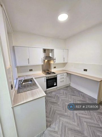 2 bedroom end of terrace house to rent - Photo 5