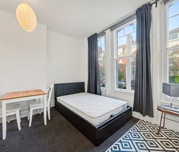 Bedsit, Holmdale Road, NW6 - Photo 1