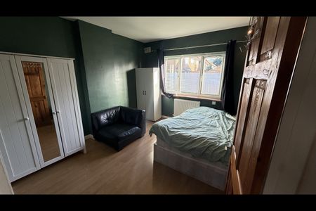 2 Bed Flat, Friern Park, N12 - Photo 2