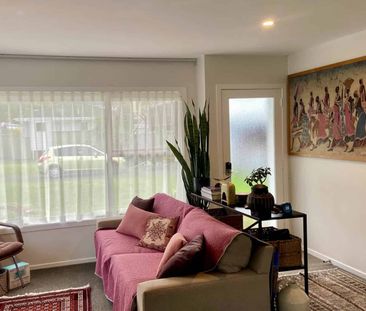 Central Location, Modern 2 Bedroom Unit with G... - Photo 2