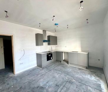 5 bedroom semi-detached house to rent - Photo 3