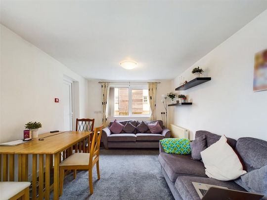 1 bedroom flat to rent - Photo 1