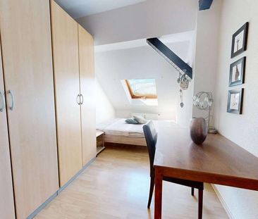 Großzügige Dachgeschosswohnung I 6 Zimmer I 8 min. Fußweg zum Markk... - Photo 6